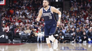 克里斯蒂：你会想尽办法多向克莱学习 与他成为队友太幸运了