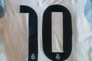 致敬传奇！居勒尔社媒晒莫德里奇10号球衣