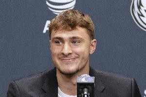 PG-独行侠夏联教练：弗拉格太努力了 我们不得不逼迫他去休息